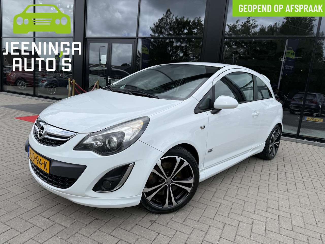 Opel Corsa - 1.6-16V T Color Edition|Stoelverwarming|Airco|Stuurverwarming|PDC - AutoWereld.nl