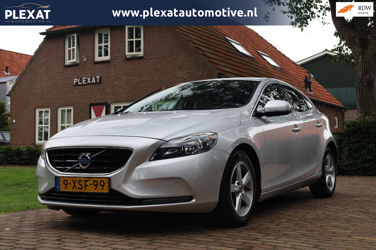Volvo V40 - 2.0 D4 Summum Business | Slechts 187.000KM | Stoelverwarming | Memory | Luxe Leder | PDC | - AutoWereld.nl