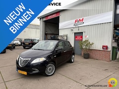 Lancia Y(psilon) - Ypsilon 0.9 TwinAir Platinum Airco, cruise, pano, pdc