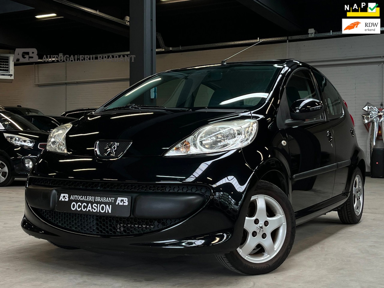 Peugeot 107 - 1.0-12V XS Urban Move Pano/Airco/5Drs/Automaat - AutoWereld.nl