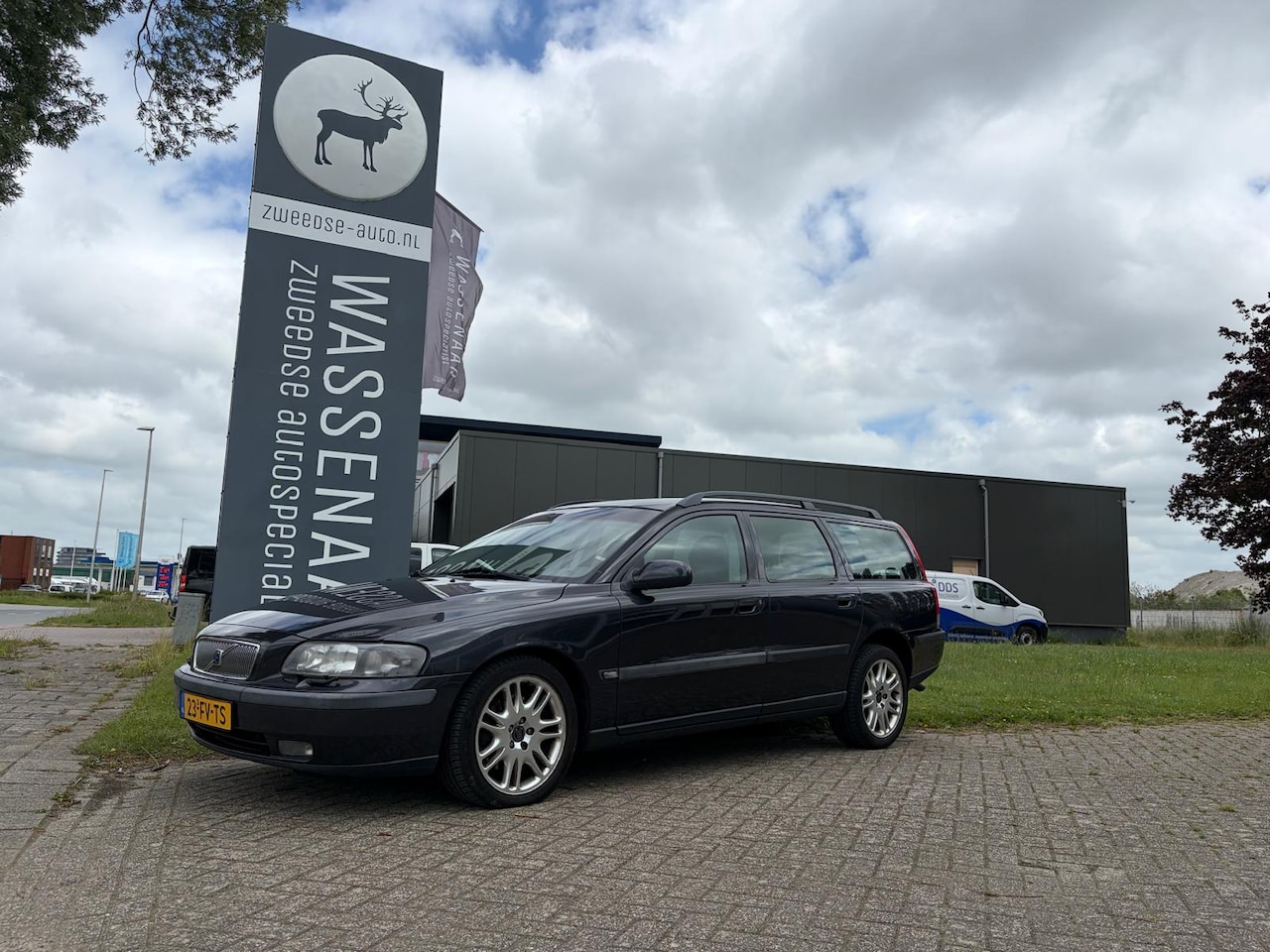 Volvo V70 - 2.3 T-5 Comfort Line | Automaat | Carplay | - AutoWereld.nl