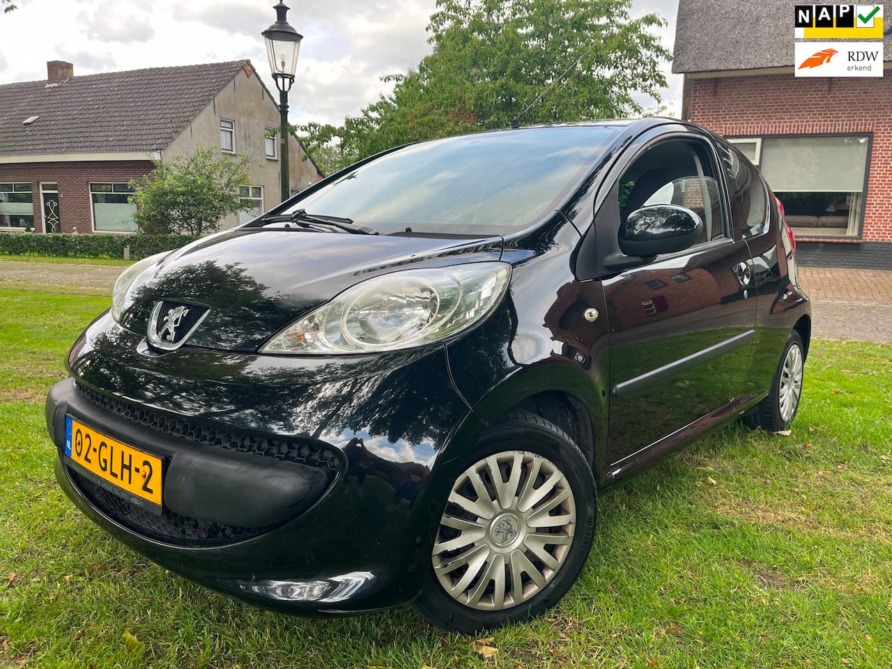 Peugeot 107 - 1.0-12V XS AIRCO / APK 18-07-2027 - AutoWereld.nl