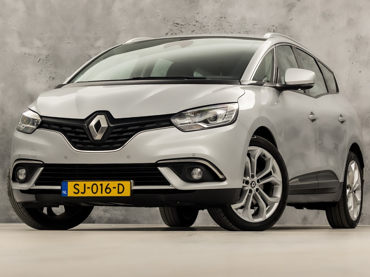 Renault Grand Scénic - 1.4 TCe Sport (APPLE CARPLAY, NAVIGATIE, TREKHAAK, SPORTSTOELEN, LM VELGEN, KEYLESS, CRUIS - AutoWereld.nl