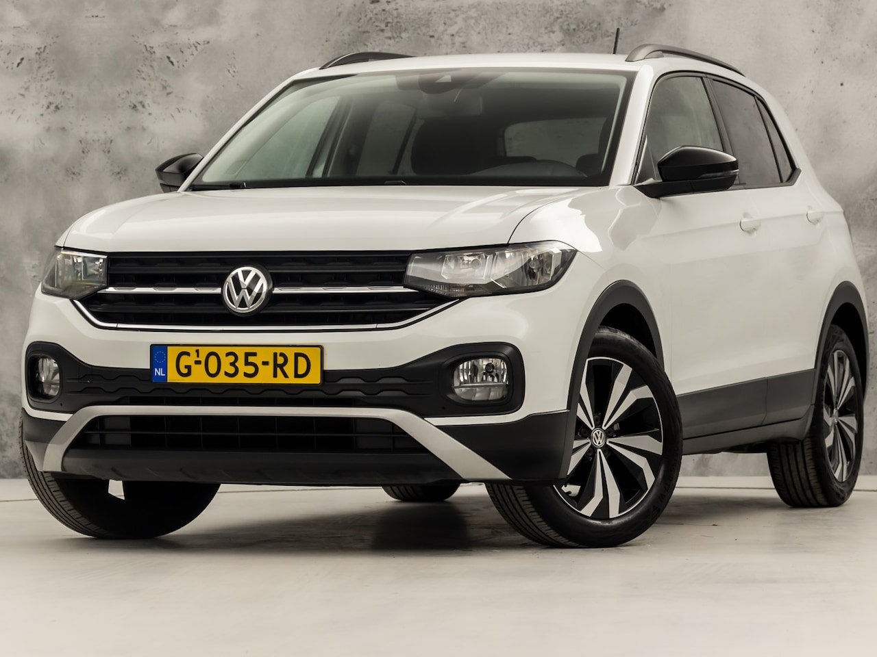 Volkswagen T-Cross - 1.0 TSI Life Sport (APPLE CARPLAY, CAMERA, GETINT GLAS, SPORTSTOELEN, CRUISE, NIEUWSTAAT) - AutoWereld.nl