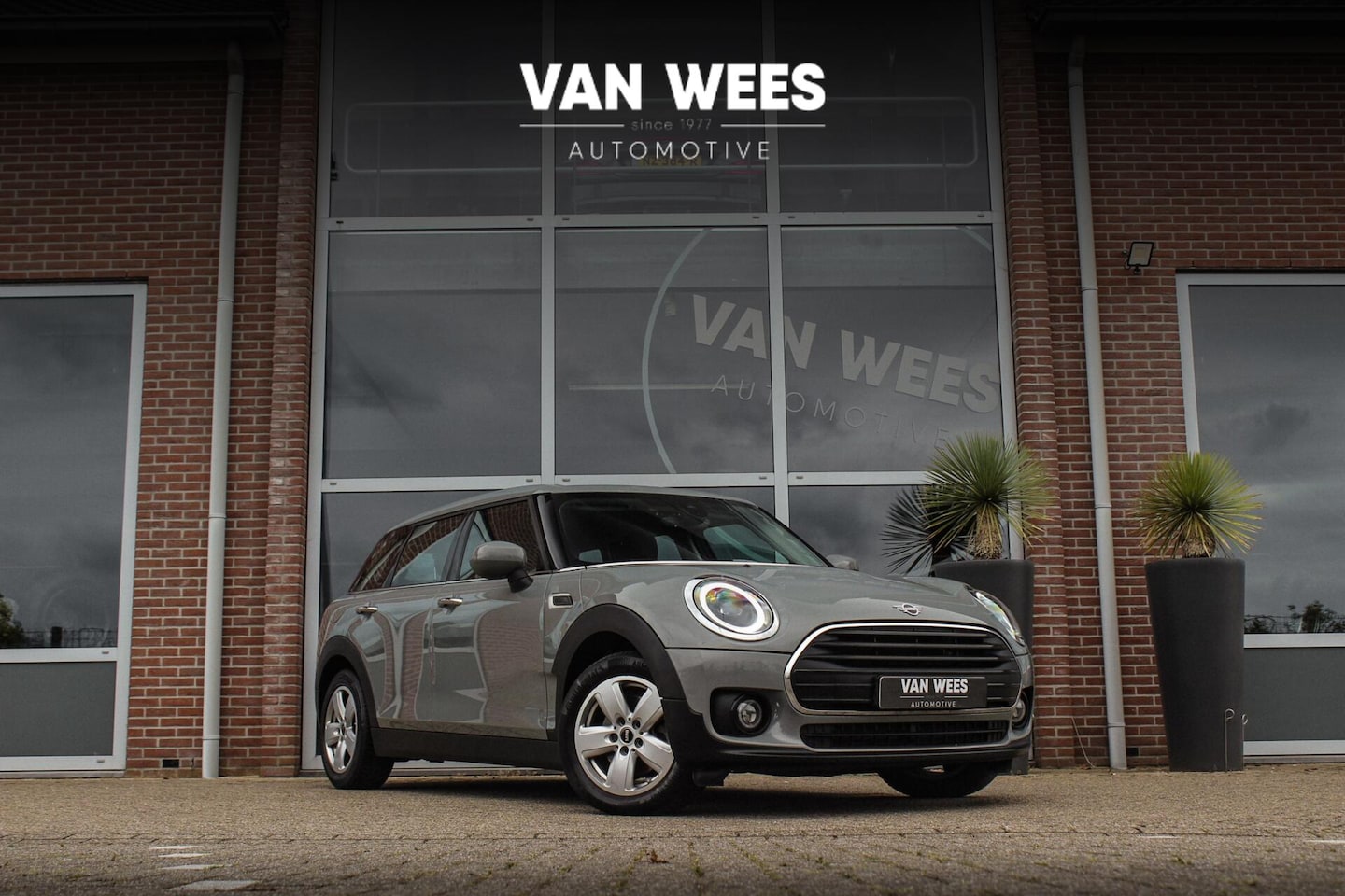 MINI Clubman - 1.5 Cooper Essential | 1e eigenaar | BTW auto | Keyless entry | Stoelverwarming | Cruise c - AutoWereld.nl