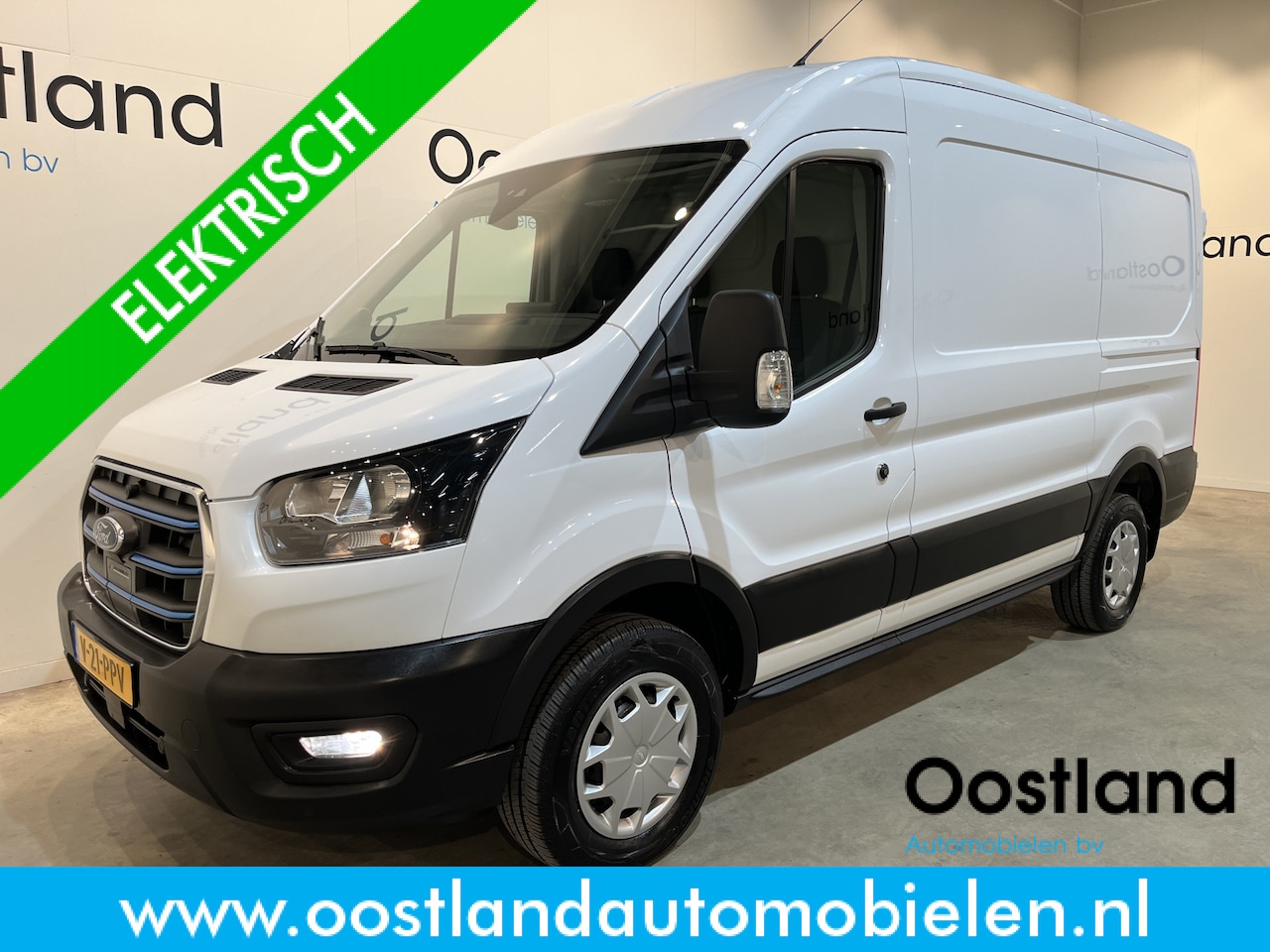 Ford E-Transit - 390 (3500 kg) L2H2 Trend 68 kWh / 100% Elektrisch !! / Airco / Cruise Control / CarPlay / - AutoWereld.nl