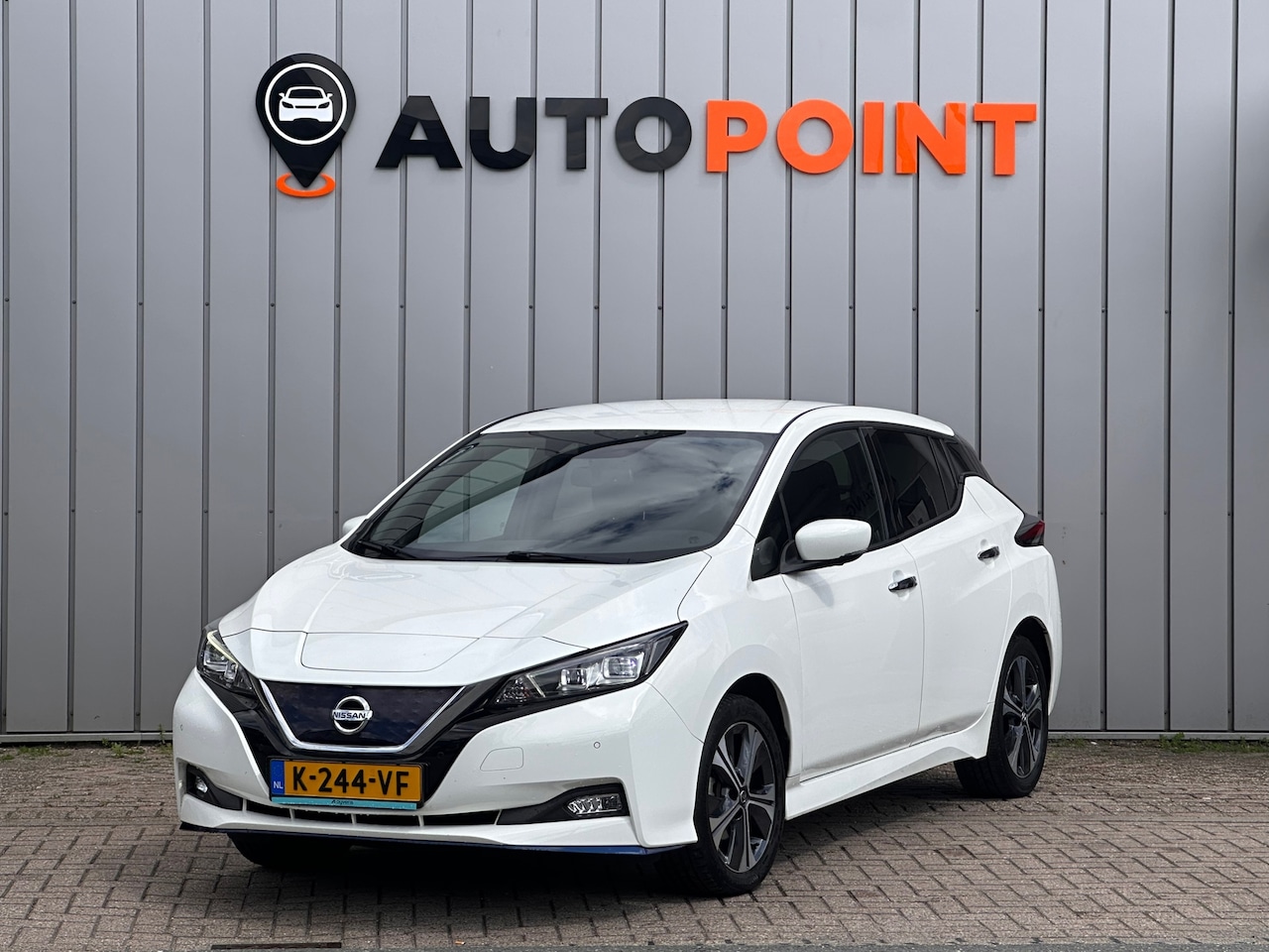 Nissan LEAF - E+ N-Connecta 62 kWh 1E EIG 92%SOH DEALEROND ORG NL NAP - AutoWereld.nl