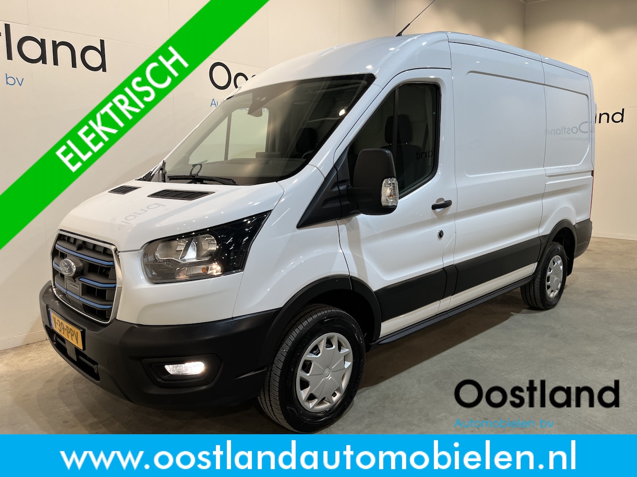 Ford E-Transit - 390 (3500 kg) L2H2 Trend 68 kWh / 100% Elektrisch !! / Airco / Cruise Control / CarPlay / - AutoWereld.nl
