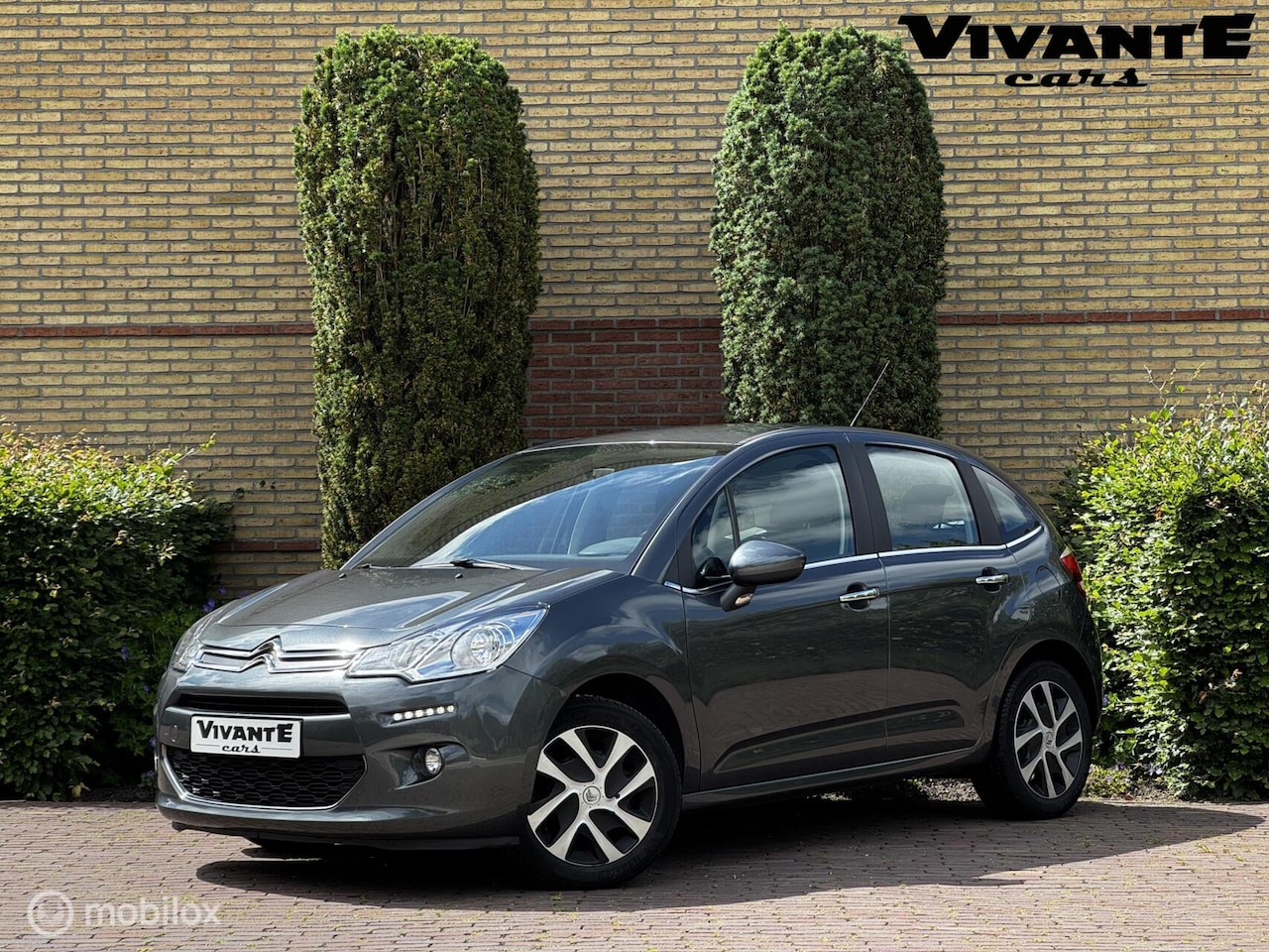 Citroën C3 - 1.2 PureTech Feel Edition Rijklaar!*Cruise*Clima - AutoWereld.nl