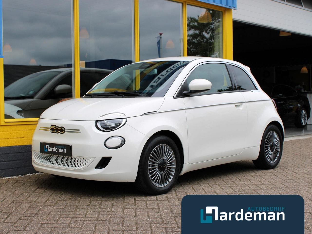 Fiat 500e - 24 kWh Style Carplay Airco - AutoWereld.nl