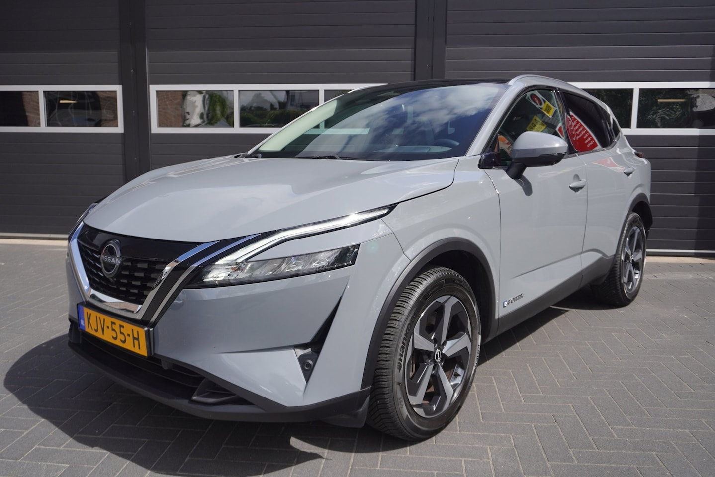 Nissan Qashqai - 1.5 e-Power Business Design Aut/Pano.dak/Airco/Carplay/Camera - AutoWereld.nl