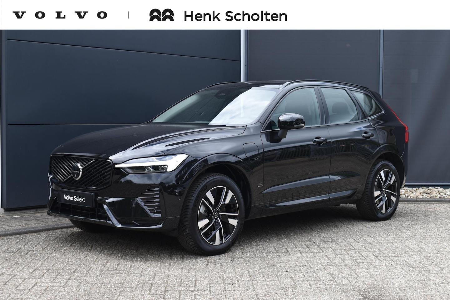 Volvo XC60 - T6 Plug-in hybrid AWD Plus Dark | Head Up Display | 360 Graden Camera | Panoramisch Schuif - AutoWereld.nl
