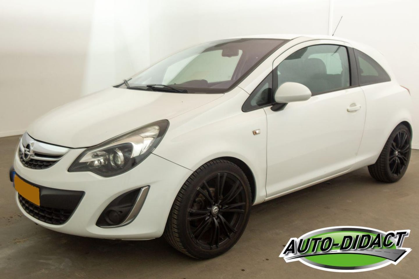 Opel Corsa - 1.2-16V Airco Navi Cosmo - AutoWereld.nl