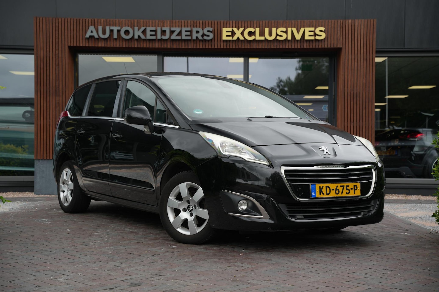 Peugeot 5008 - 1.6 HDi Active 7p. Cruise Clima Navi - AutoWereld.nl
