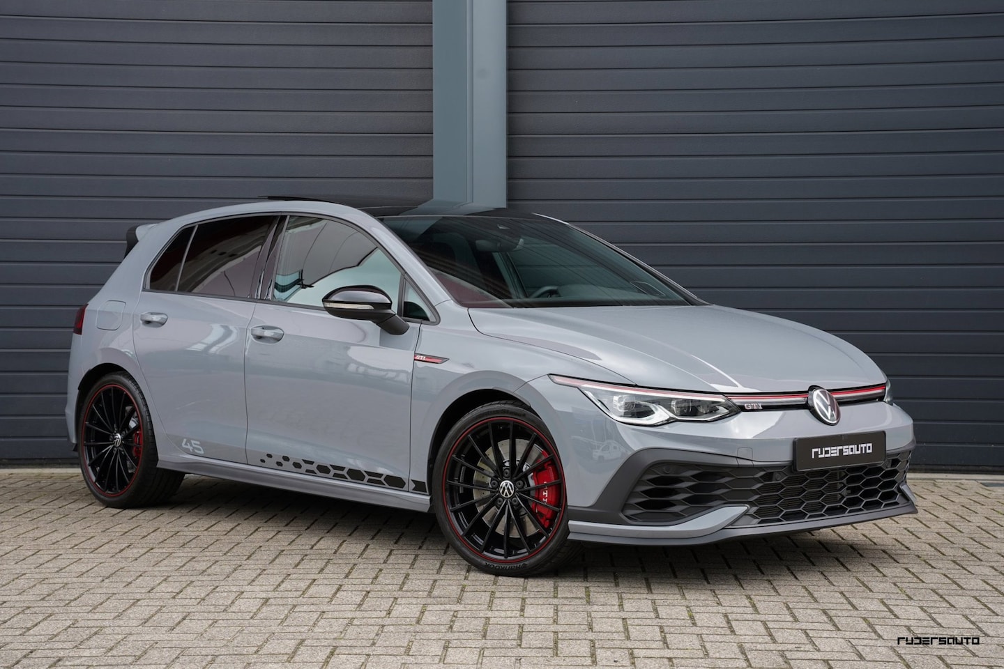 Volkswagen Golf - 8 GTI Clubsport 45 Jahre | Pano | Akra | Matrix IQ | Harman Kardon | Moonstone Grey | Fabr - AutoWereld.nl