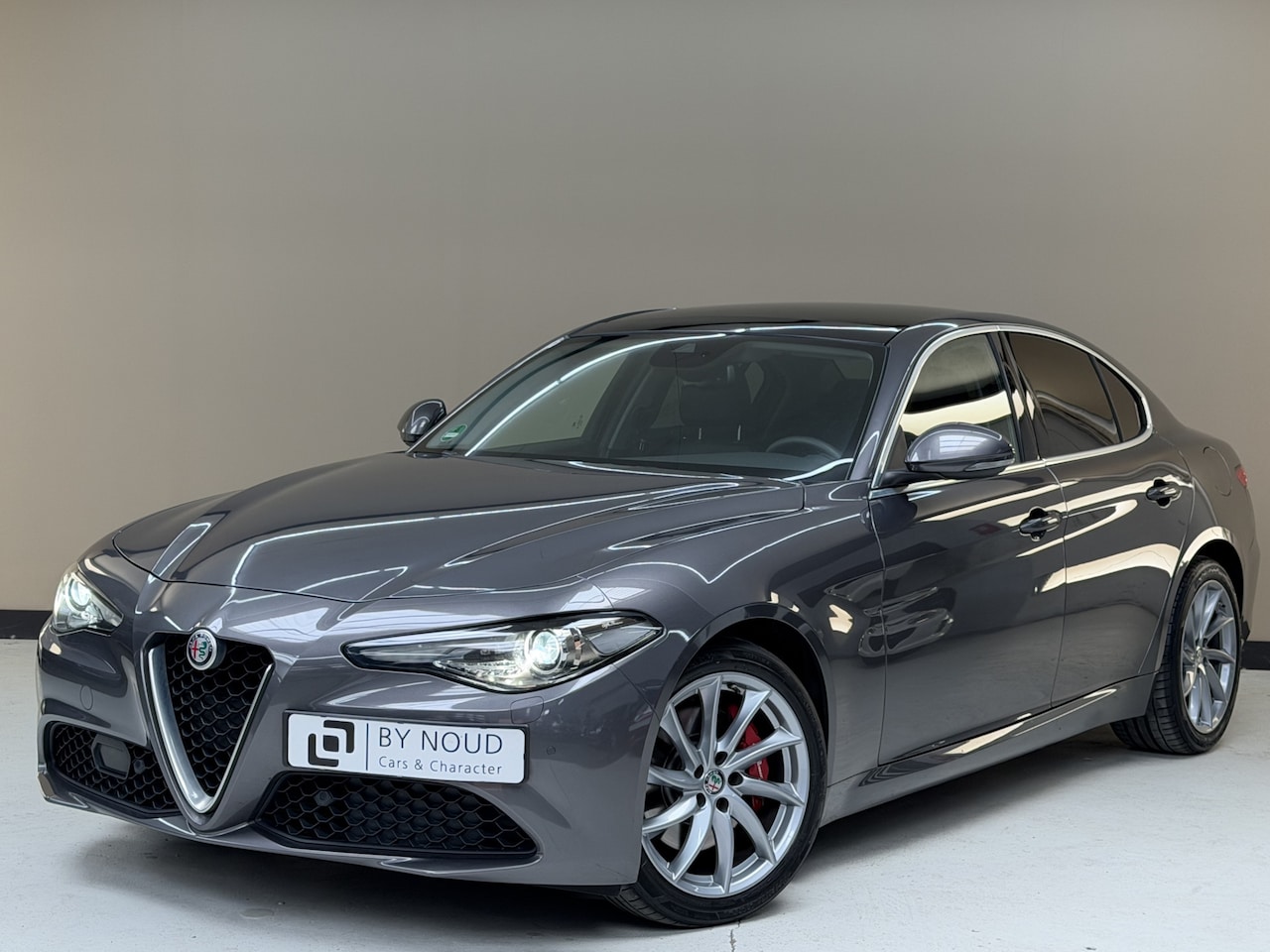 Alfa Romeo Giulia - 2.0T Super 2.0T Super, 200Pk, 2020, 1ste eigenaar, Volledig onderhouden, Panoramadak, Climate control - AutoWereld.nl