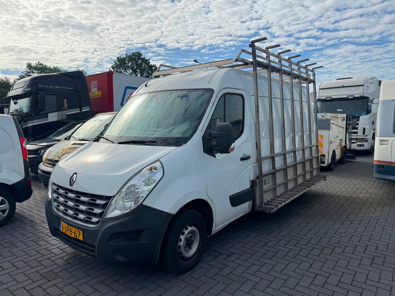 Renault Master - T33 2.3 dCi L2H2 Glasresteel 2011 - AutoWereld.nl