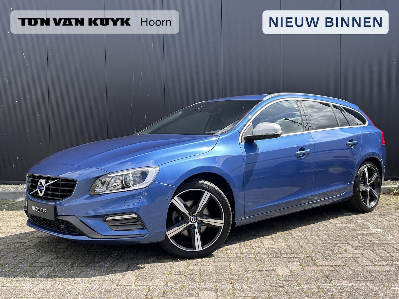 Volvo V60 - 2.0 T4 Business Sport Luxury line/ schuifdak/ park assit/ extra getint glas/ trekhaak/ 18 - AutoWereld.nl