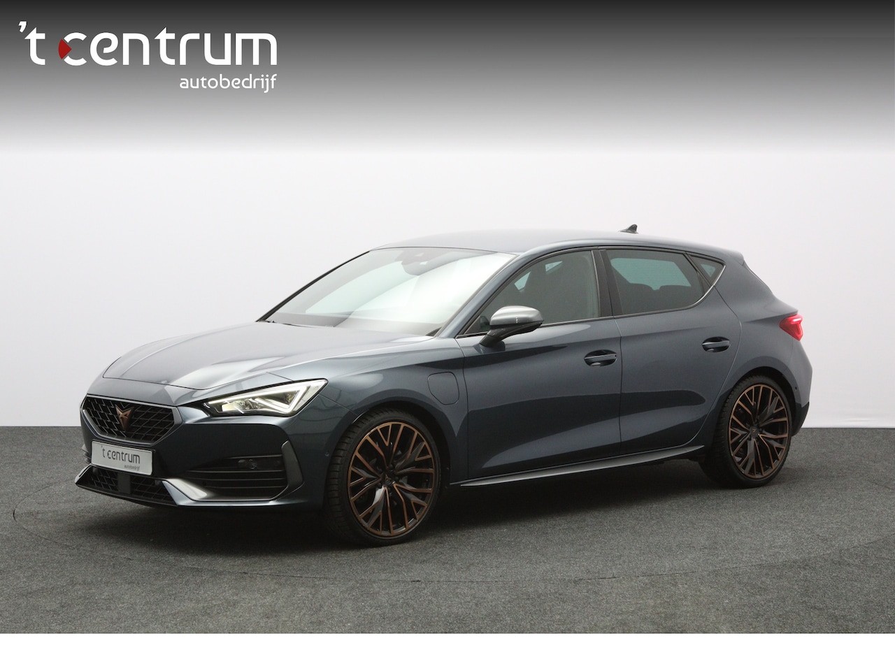 CUPRA Leon - 1.4 e-Hybrid VZ 245 PK Copper Edition PHEV, Winterpakket, Camera, Memory - AutoWereld.nl