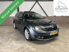 Skoda Octavia Combi - 1.6 TDI Greentech Style Businessline PANORAMA/KEYLESS