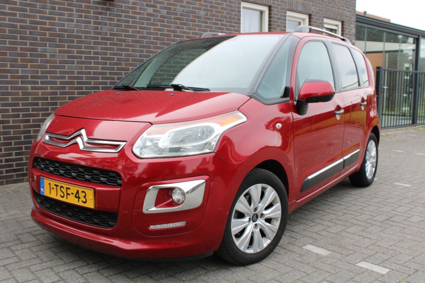 Citroën C3 Picasso - 1.6 VTi Exclusive-clima-nieuwe APK-lage km stand - AutoWereld.nl