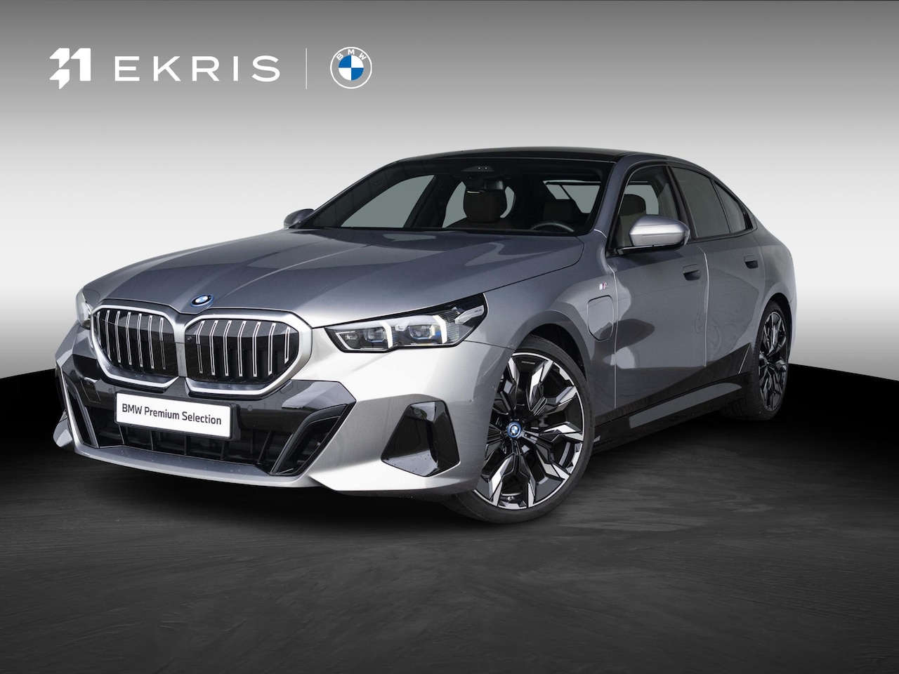 BMW 5-serie - Sedan 530e | M Sportpakket | Glazen Panoramadak | Stuur- en stoelverwarming | Trekhaak Ele - AutoWereld.nl