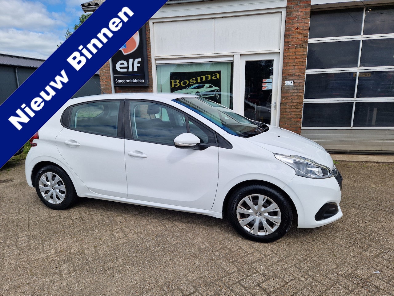 Peugeot 208 - 1.2i "Blue Lion" 5 Deurs - Cruise - Navi - Airco - Apk 16-05-2027 !! - AutoWereld.nl