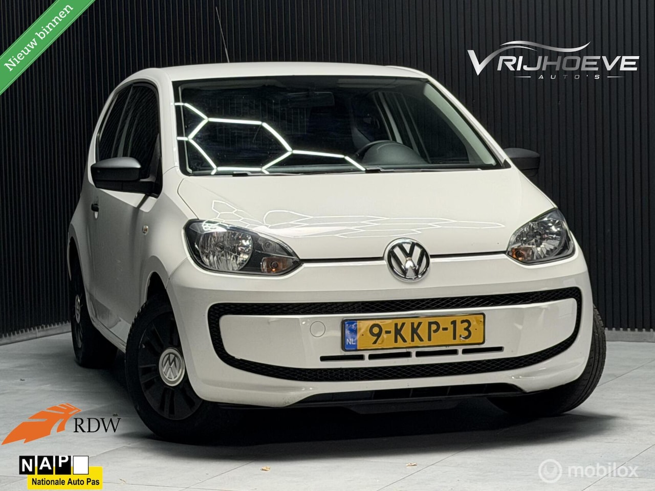 Volkswagen Up! - 1.0 take up! BlueMotion|NAP|APK|STUURBEKR - AutoWereld.nl