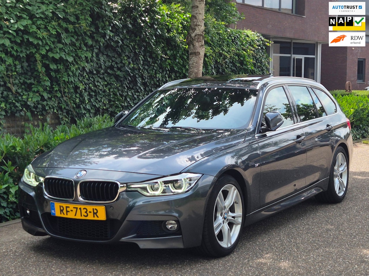 BMW 3-serie Touring - M Sport High Ex Panorama A CarPlay Keyless Virtual dash Camera 320i High Executive - AutoWereld.nl