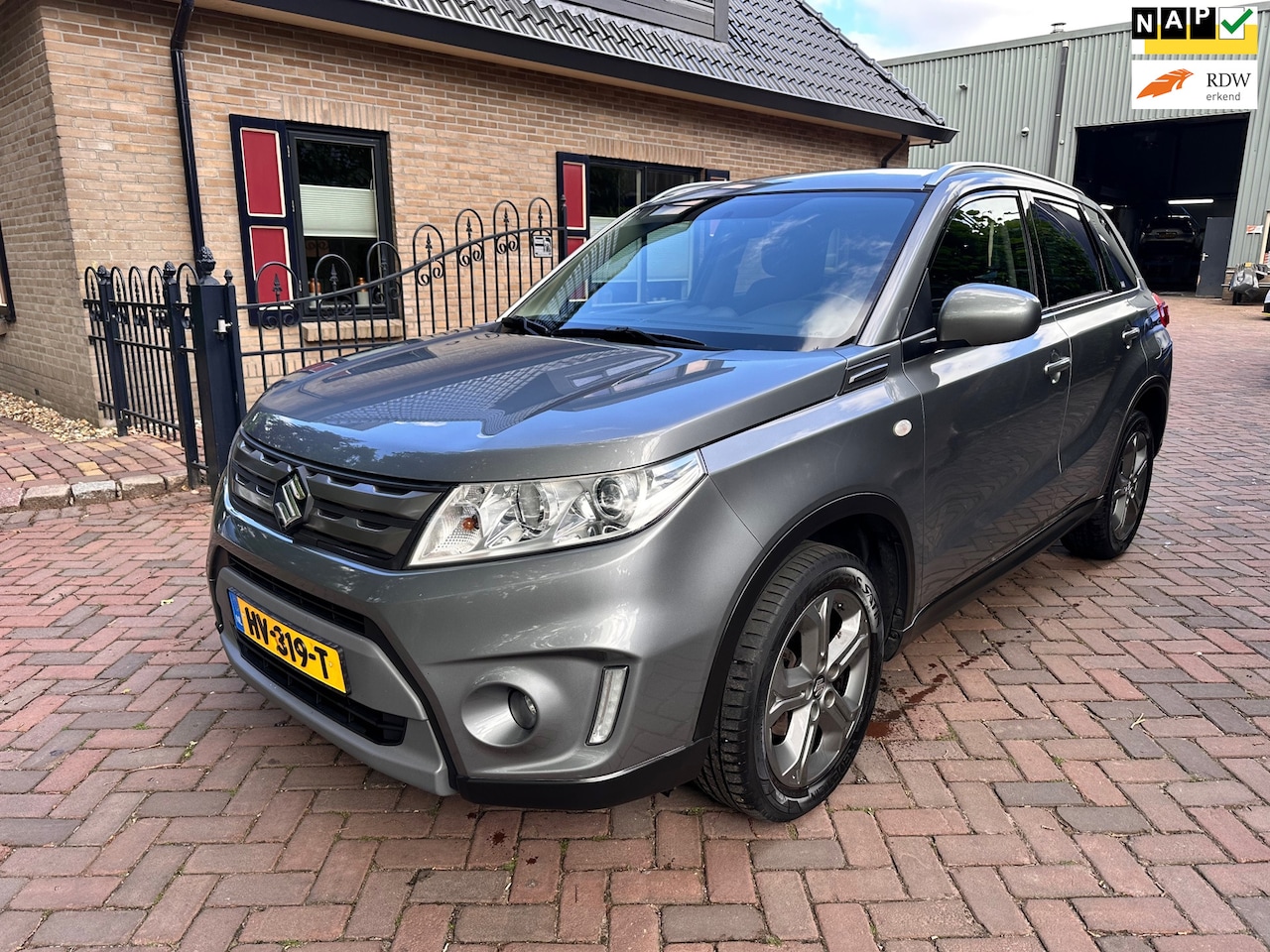 Suzuki Vitara - 1.6 Comfort Camera / Trekhaak / Stoelverwarming / Navi. - AutoWereld.nl