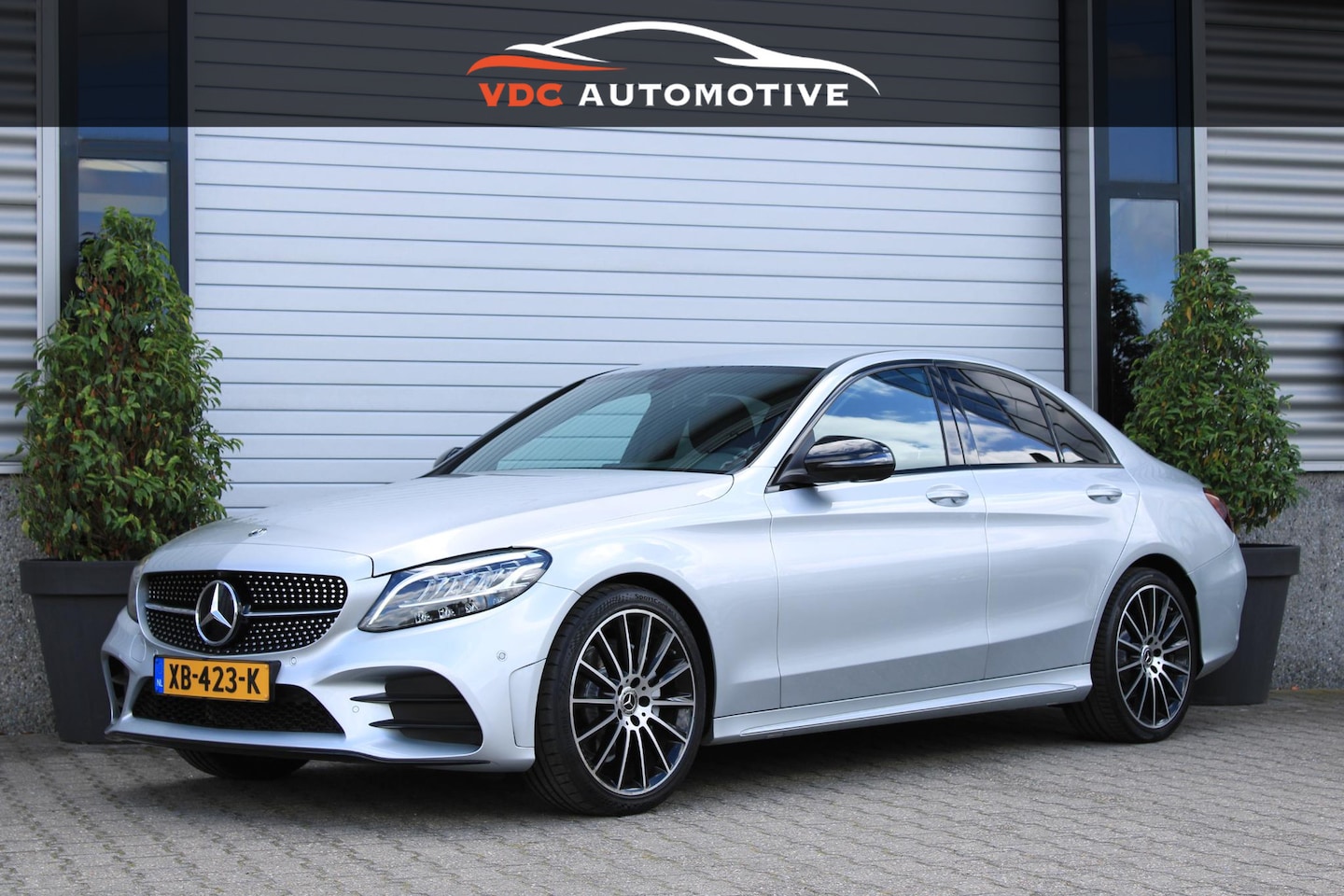 Mercedes-Benz C-klasse - 180 AMG 360 Graden | Virtual Cockpit | Night | LED | Dealer Onderhouden | Spiegelpakket - AutoWereld.nl