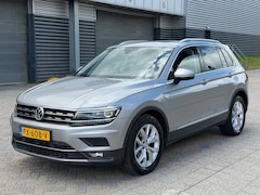 Volkswagen Tiguan - 2.0 TDI 110KW Highline - PANO - ACC - Automaat