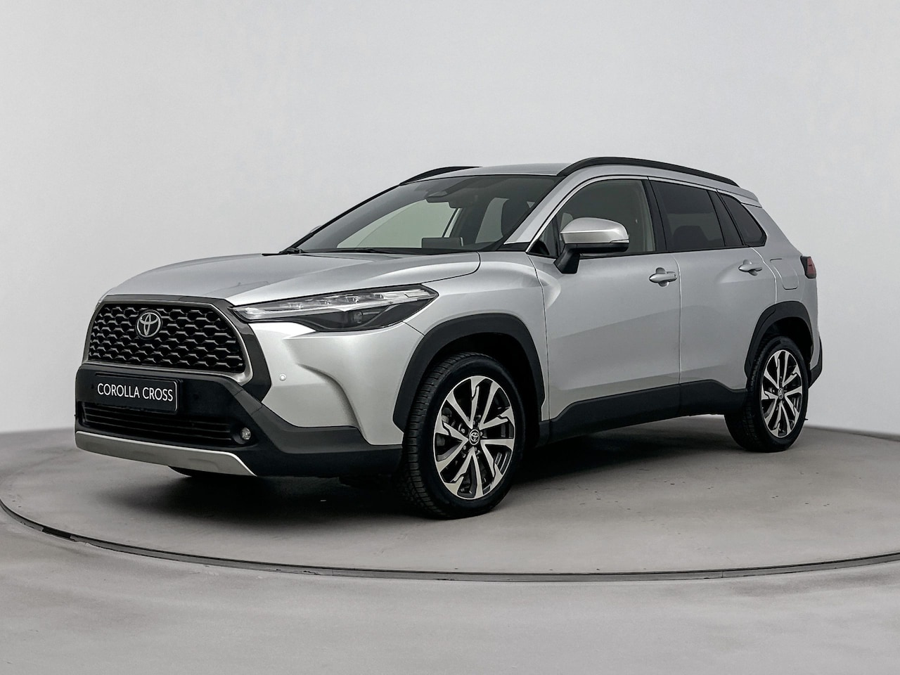 Toyota Corolla Cross - Hybrid 140 Dynamic | Stoel -/ Stuur Verwarming | Navigatie | Onderweg-naar-dealer - AutoWereld.nl