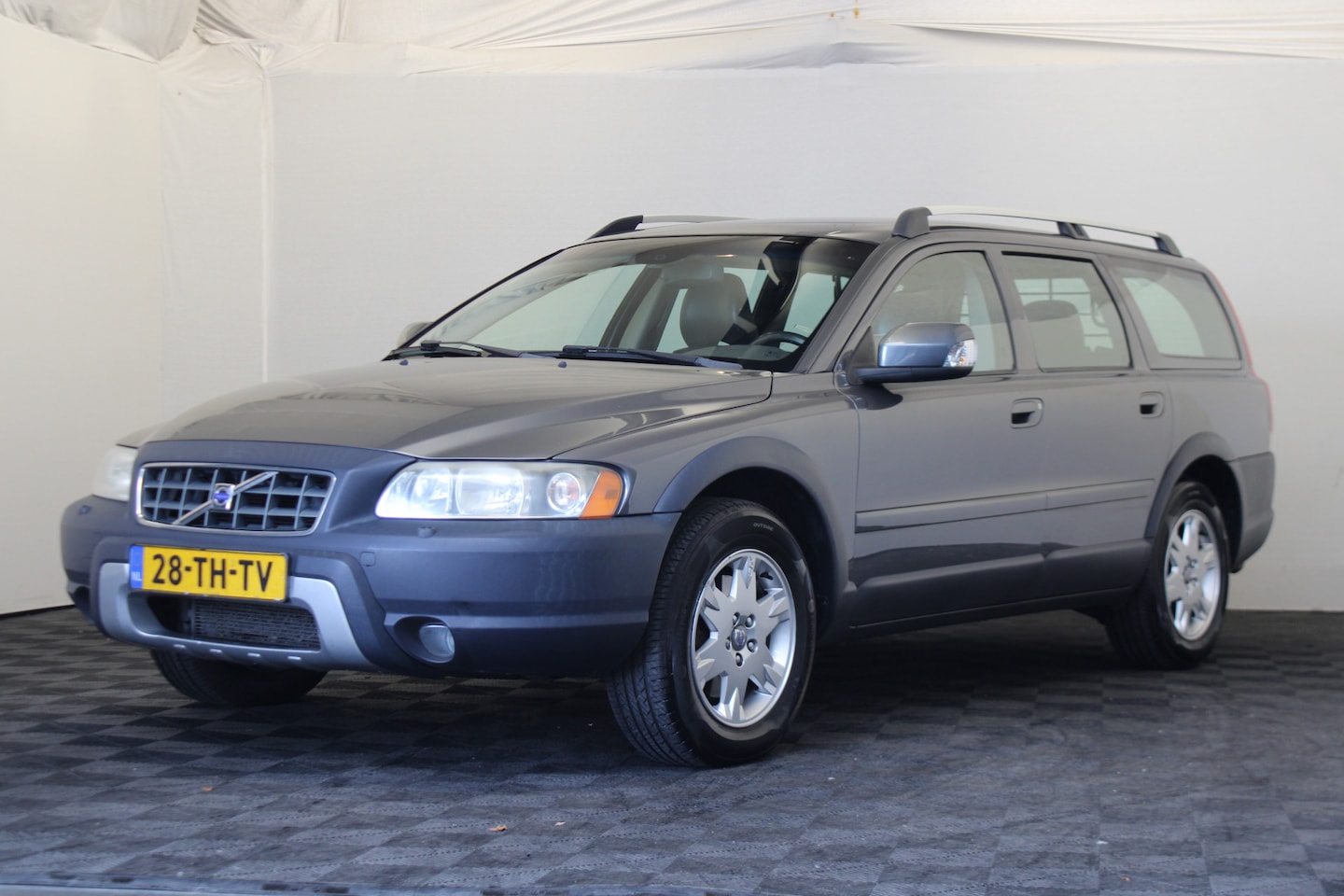 Volvo XC70 - 2.4 D5 Momentum 2.4 D5 Momentum - AutoWereld.nl