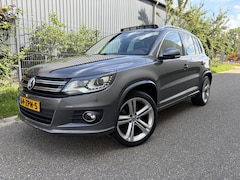 Volkswagen Tiguan - 1.4 TSI Sport&Style R-line Edition / NAVI / PANORAMADAK / CRUISE