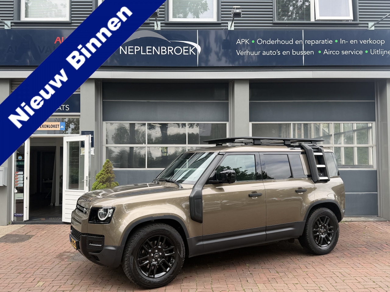 Land Rover Defender 110 - 2.0 D200 SE Grijskenteken Bj 2020 Km 120.000 Dealer onderhouden 200PK - AutoWereld.nl