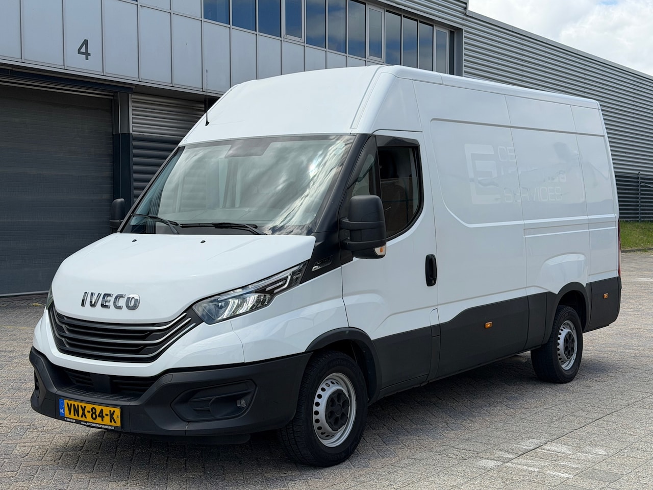 Iveco Daily - 35S14V 2.3 352L L3H3 - AUT - NAVI - 136PK - AutoWereld.nl