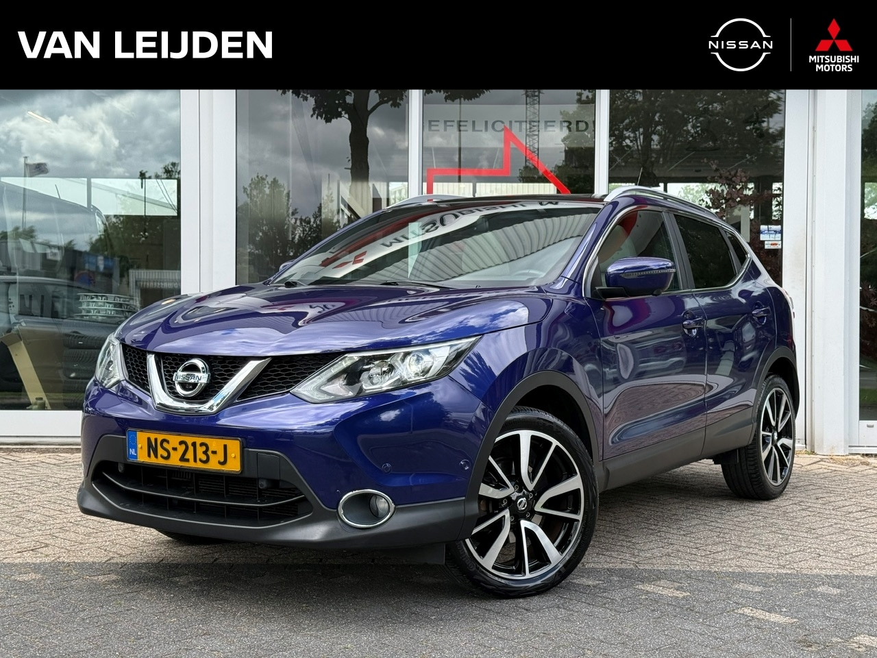 Nissan Qashqai - 1.2 115pk DIG-T Tekna | Panoramadak | Trekhaak | Navigatie | 360-Camera | Keyless - AutoWereld.nl