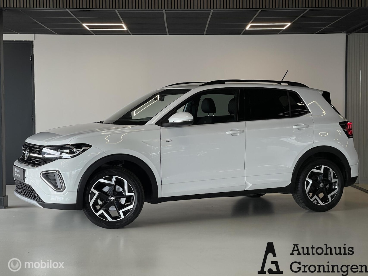 Volkswagen T-Cross - R-Line | Virtual Cockpit | Stoelverwarming | BTW-auto - AutoWereld.nl