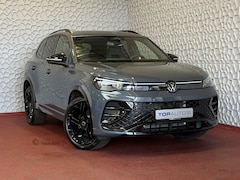 Volkswagen Tiguan - 1.5 eHYBRID 272 PK R-LINE VW.TREKHAAK BLACK PANO XL.NAVI STOEL/STUUR VERW. BLACK.STYLE 360
