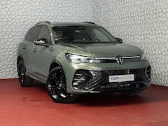 Volkswagen Tiguan - 1.5 eHYBRID 272 PK NW AUTO R-LINE VW.TREKHAAK BLACK PANO XL.NAVI STOEL/STUUR VERW. BLACK.S