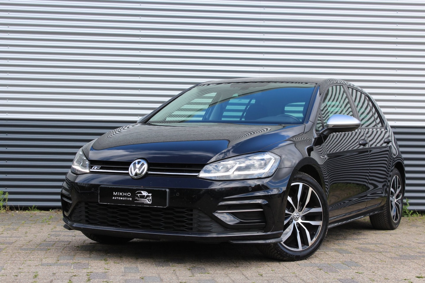 Volkswagen Golf - 1.0 TSI R-Line | Virtual dashboard | LED Licht | Sfeerverlichting | Adaptive cruise contro - AutoWereld.nl