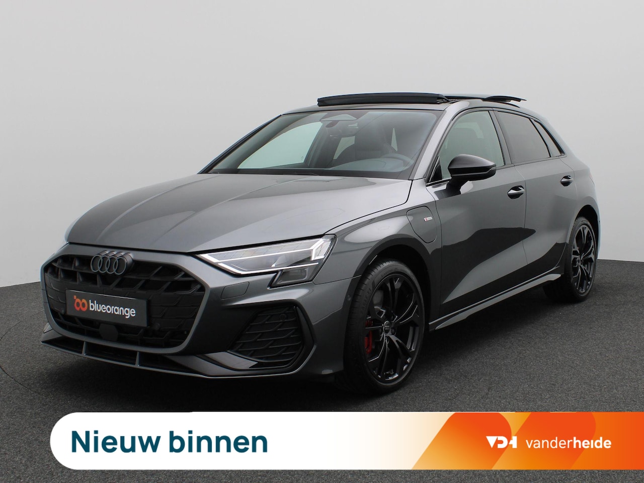 Audi A3 Sportback - 45 TFSI e S edition Competition 272PK S-Tronic S-Line, Pano-Schuifdak, Memorystoel, Achter - AutoWereld.nl