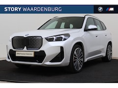 BMW iX1 - eDrive20 M Sport / Panoramadak / Sportstoelen / Comfort Access / Achteruitrijcamera / Stoe