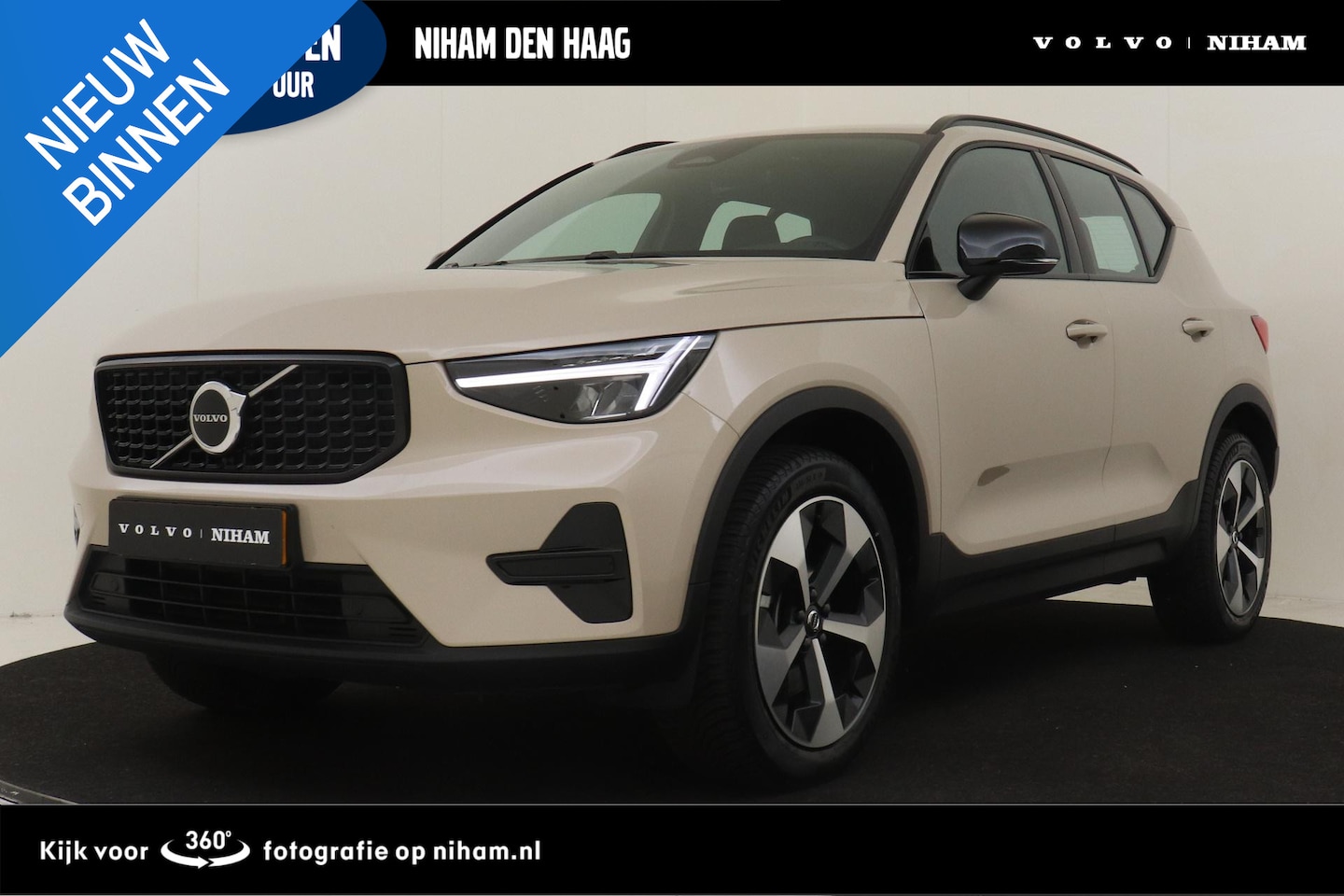 Volvo XC40 - B4 (M-HYBRID) PLUS DARK -HARMAN/KARDON|CAMERA|ADAP.CRUISE|VERW.VOORRUIT|TREKHAAK|19" - AutoWereld.nl