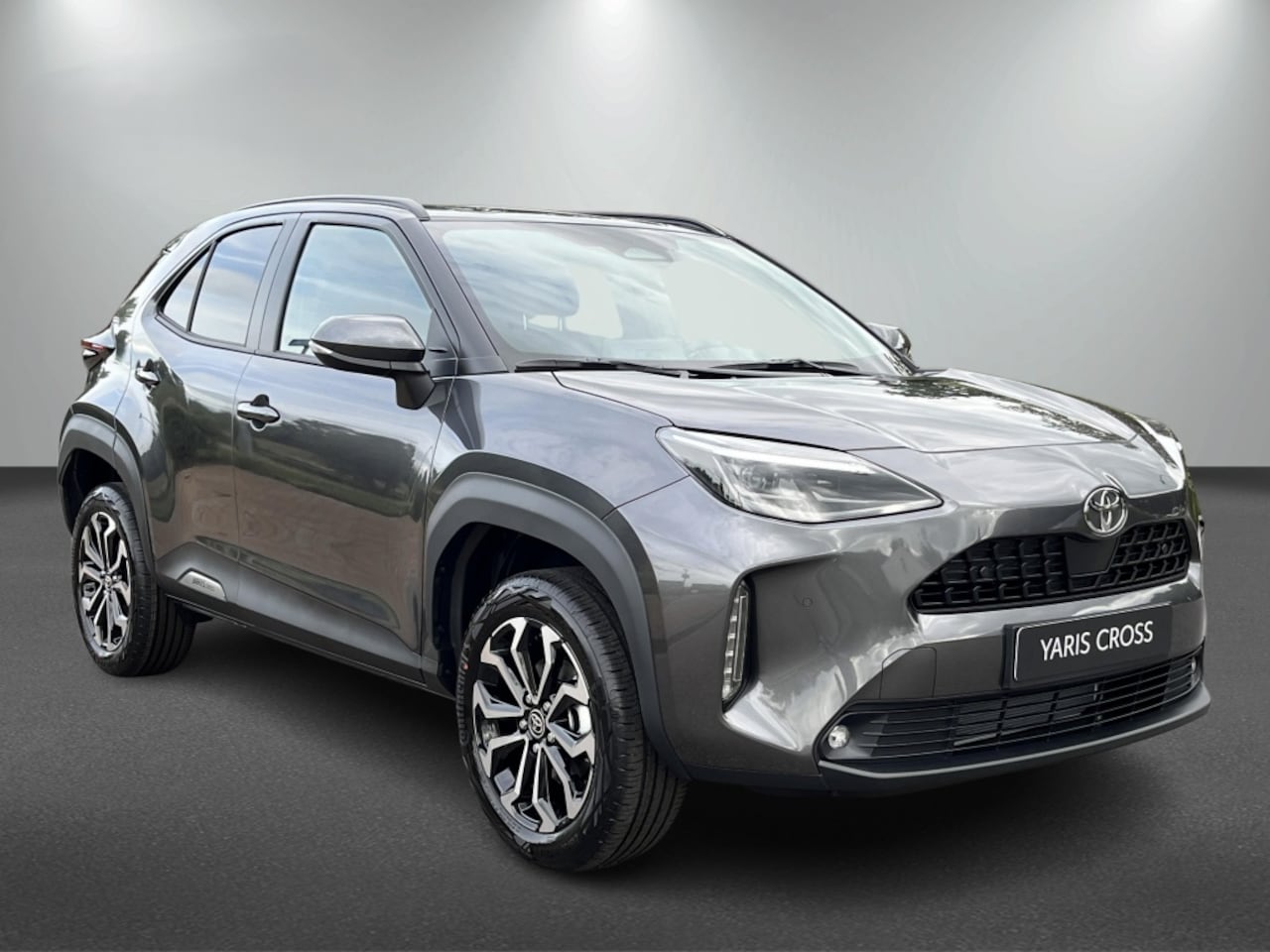 Toyota Yaris Cross - 1.5 Hybride 130 pk Black Edition, Safety + Winter pakket. - AutoWereld.nl