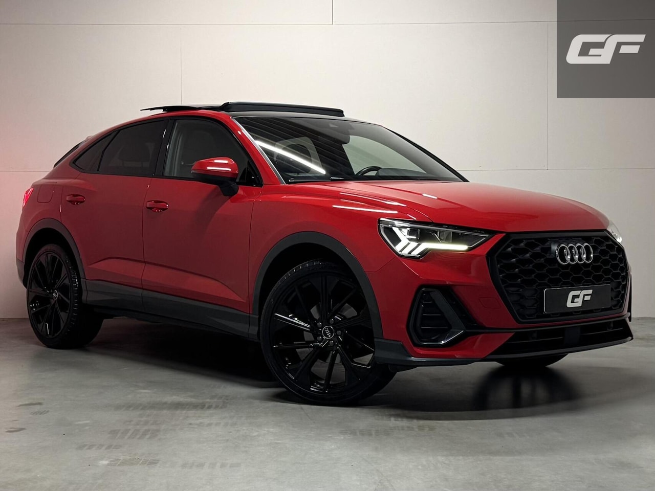 Audi Q3 - 35 TFSI S-Line Black Edition Pano B&O Leer Camera ACC - AutoWereld.nl