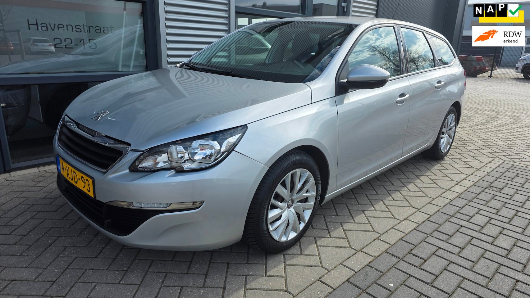 Peugeot 308 SW - 1.2 e-THP Blue Lease 1.2 e-THP Blue Lease - AutoWereld.nl