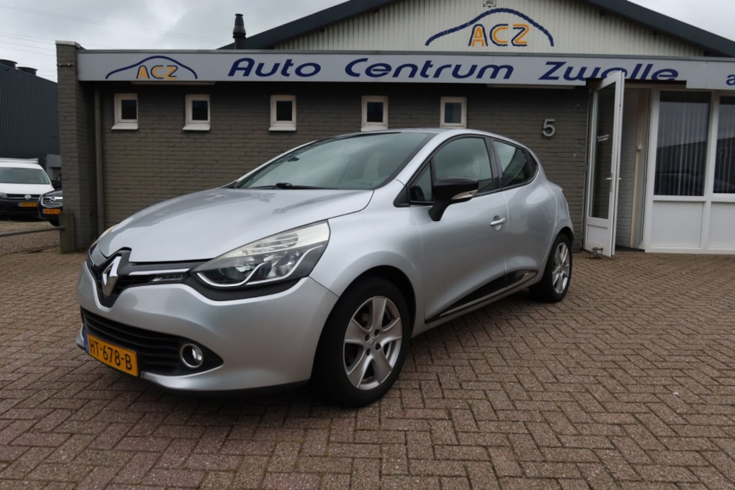 Renault Clio - 0.9 TCe Expression 0.9 TCE EXPRESSION, NAVI , AIRCO - AutoWereld.nl