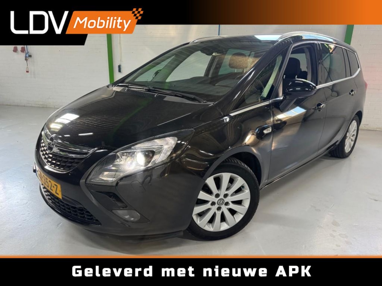 Opel Zafira - 1.4 COSMO / 7-persoon / Camera / Trekhaak / PDC Voor en achter / Xenon / Documentatie aanw - AutoWereld.nl